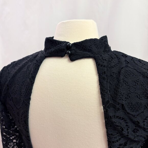 Black cropped bell sleeve lace mock turtleneck top size medium - Picture 3 of 5